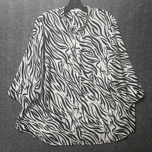 Rose & Olive Tops - Rose Olive Top Women 2X Black White Zebra Print Button Band‎ Collar Tunic Flowy